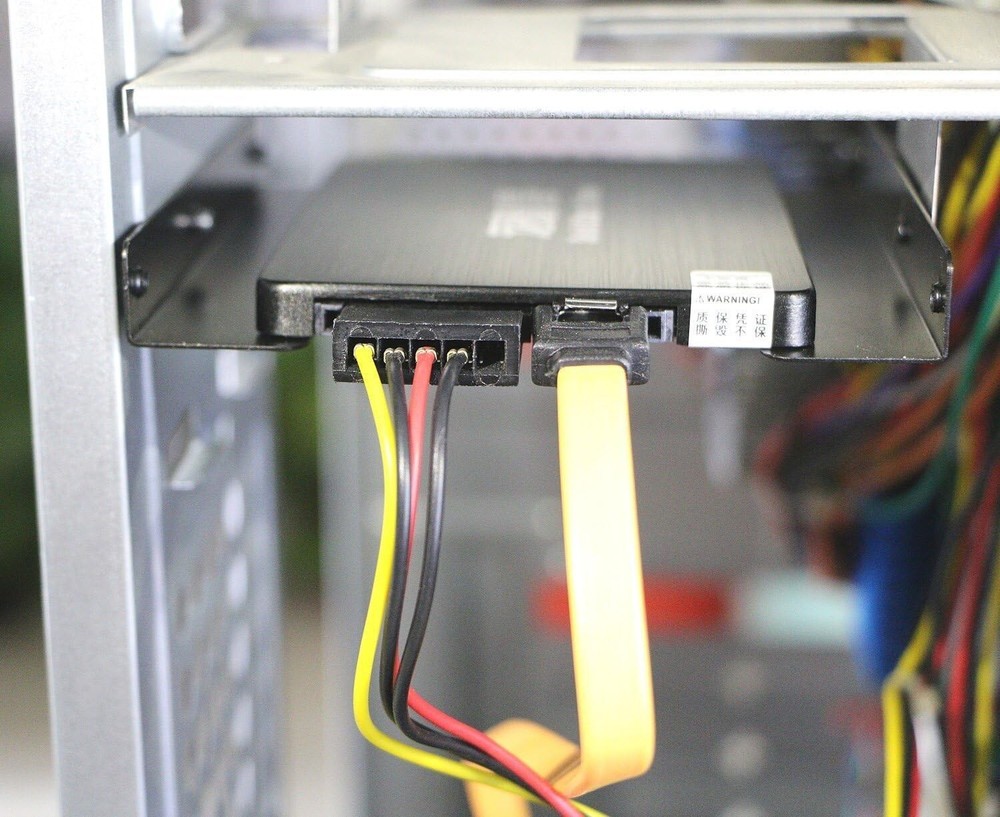 Efficient 2.5" to 3.5" SSD Mounting Brackets - 2 Pack Metal Adapters for PCs