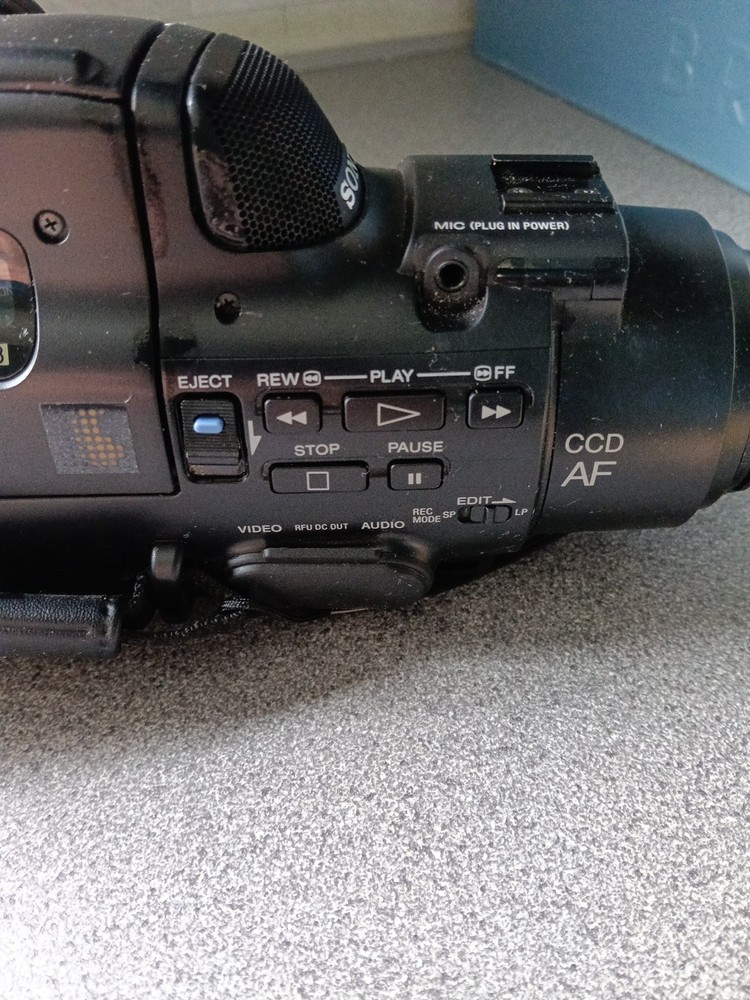 Sony Video 8 Handycam CCD- FX300E Untested