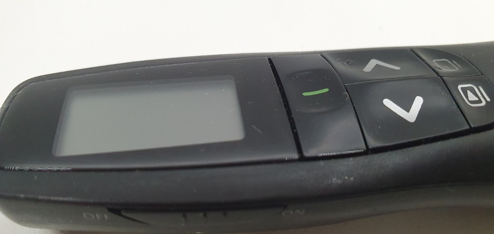 Logitech R-R0003 Presentation Pointer Remote Only Used Works & Cover READ