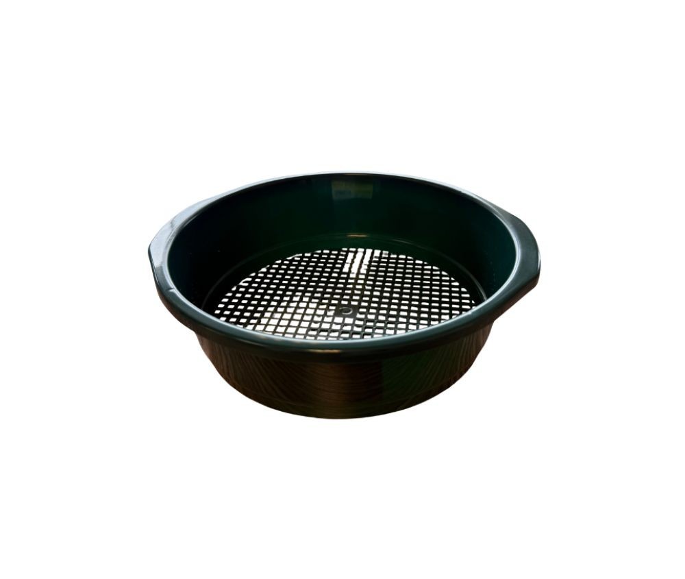 Garland: Small Plastic Sieve