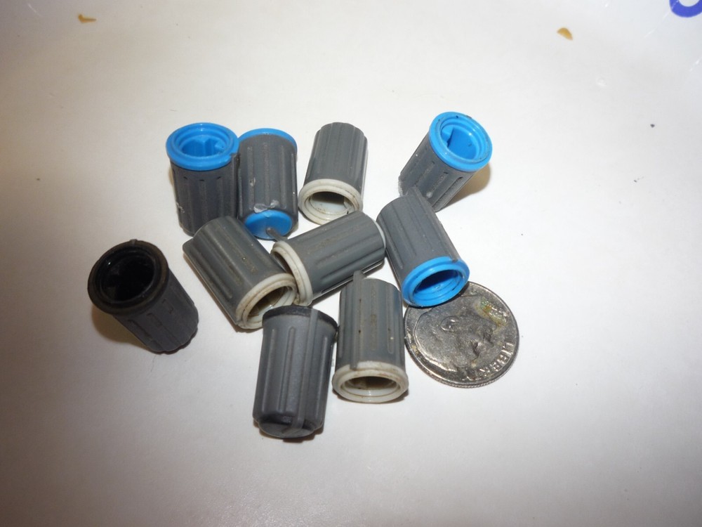 PEAVEY AAM 1602 MIXER - 10 KNOB LOT MIXED KNOBS