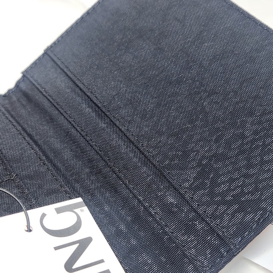 Kipling Passport Holder Black Python Embossed 4 Credit Card Slots 5.5 x 4 NWT