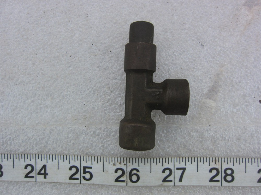 Robinair ⅛"NPT NC Momentary Push Valve, Used