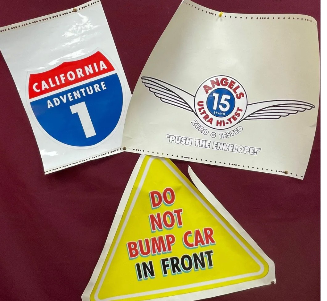 Rare Vintage Disneyland Park Used Splash Mountain Fast pass Sign + Signage