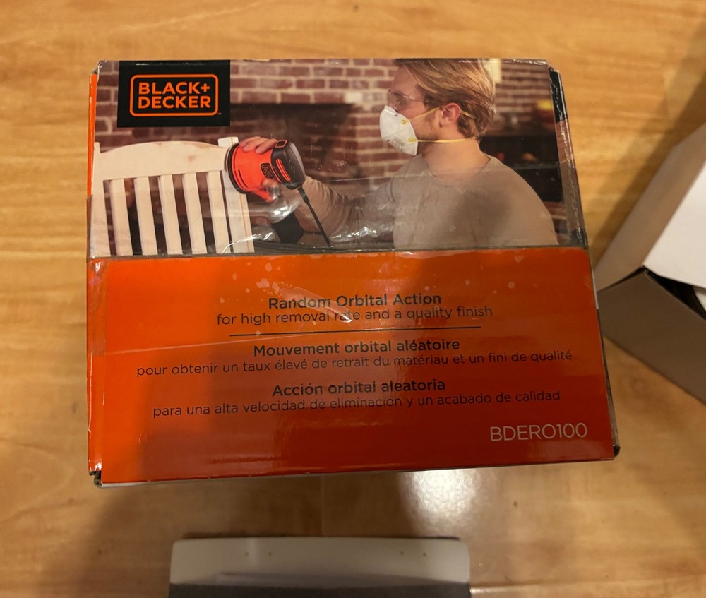 BLACK & DECKER: 5" Random Orbit Sander (BDERO600) + Extra
