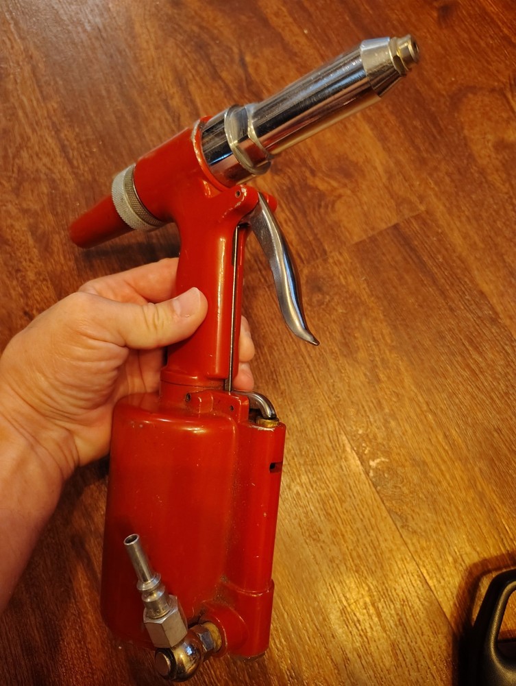 Pneumatic Air-Hydraulic Riveter