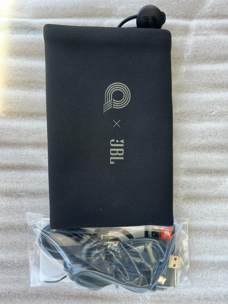 JBL E55BT BAGS AND Cable BLUE