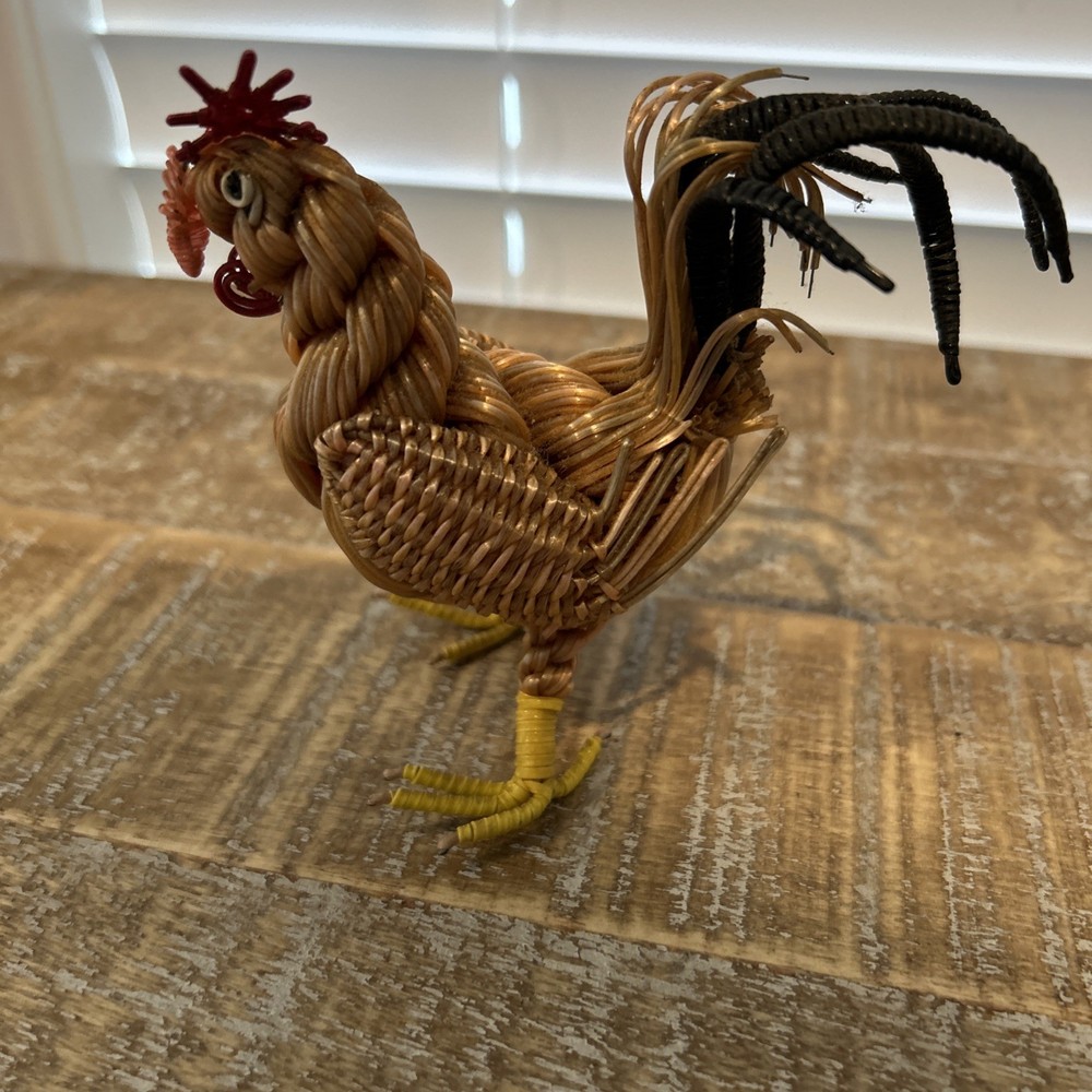 Wire Rooster Decor Realistic And Unique