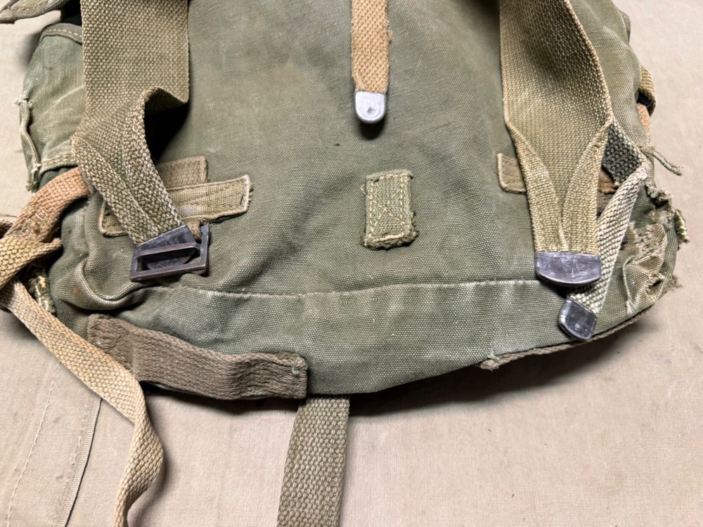 ORIGINAL WWII US ARMY M1945 UPPER COMBAT FIELD PACK & SUSPENDERS- 1945,