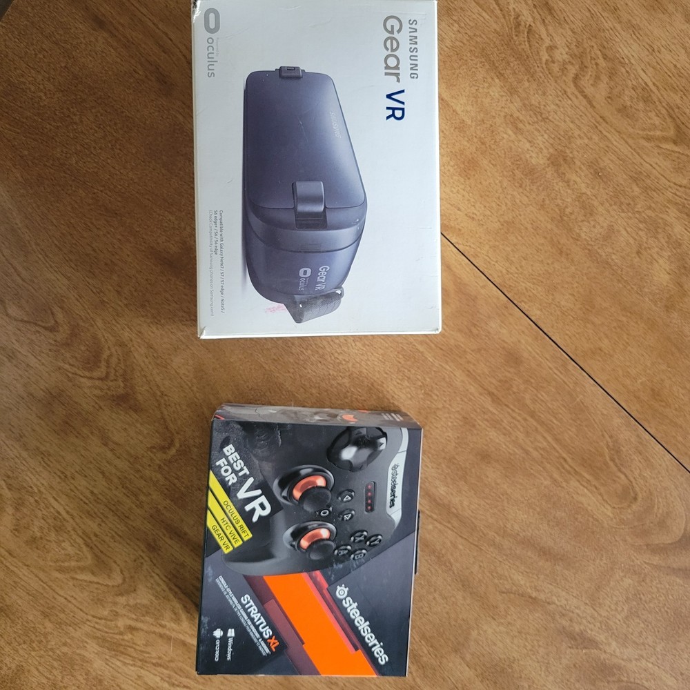 Samsung Gear VR Model SM-R323 Oculus VR Headset