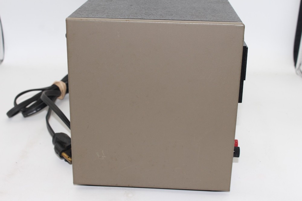 B&K Precision Solid State Model E-200D RF Signal Generator Parts Only Untested