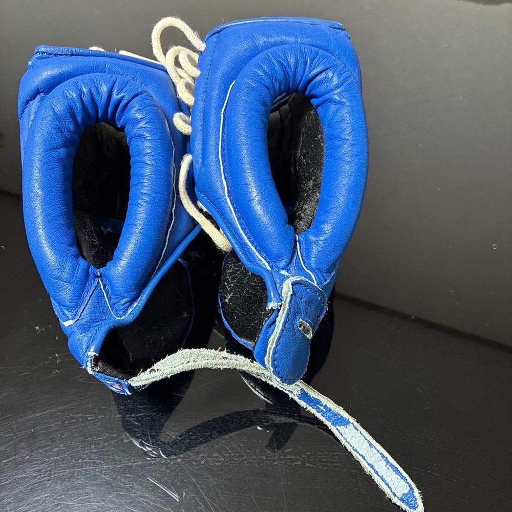 Winning Boxing Headgear Blue Leather Used