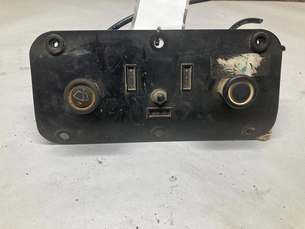 International 9400 SWITCH Dash Panel - Used