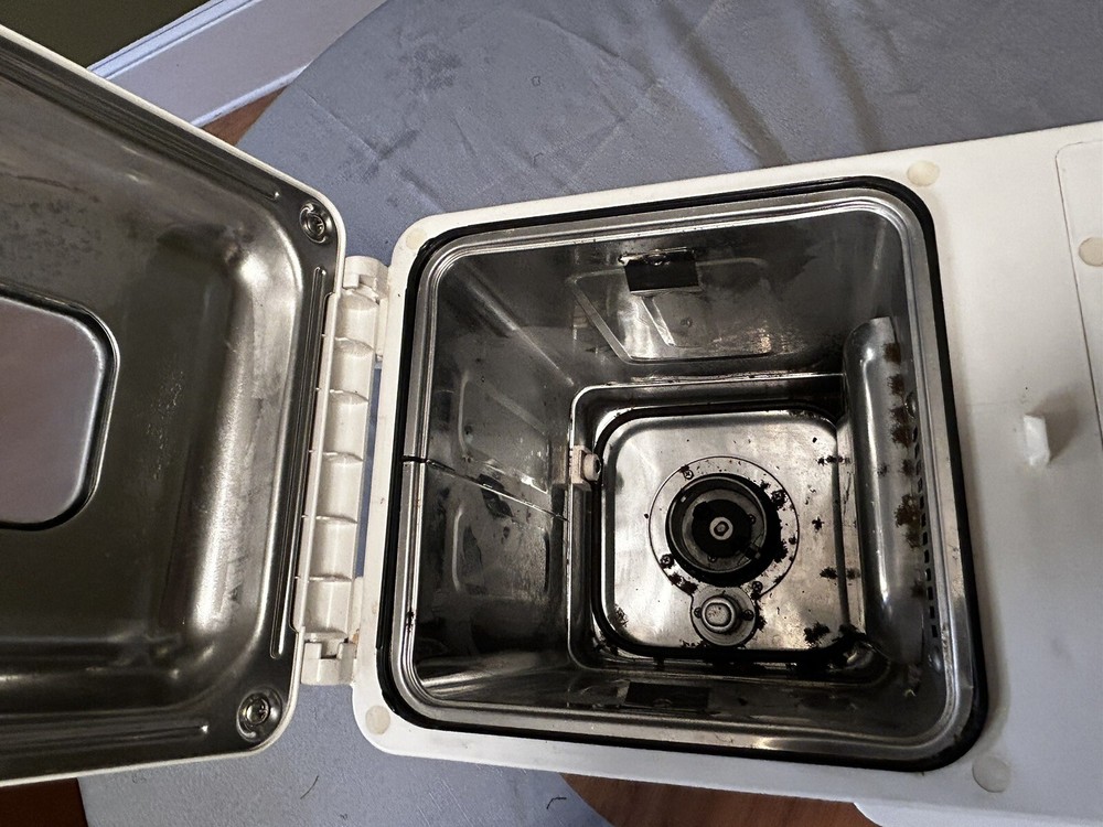 Hitachi Automatic Bread Maker Home Bakery Machine HB-B101...TESTED