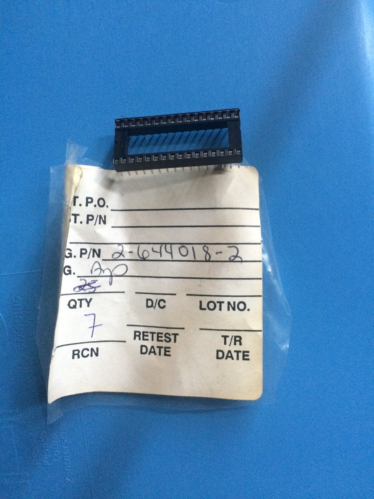 2-644018-2 AMP CONNECTOR IC DIP SOCKET 32 POSITION GOLD