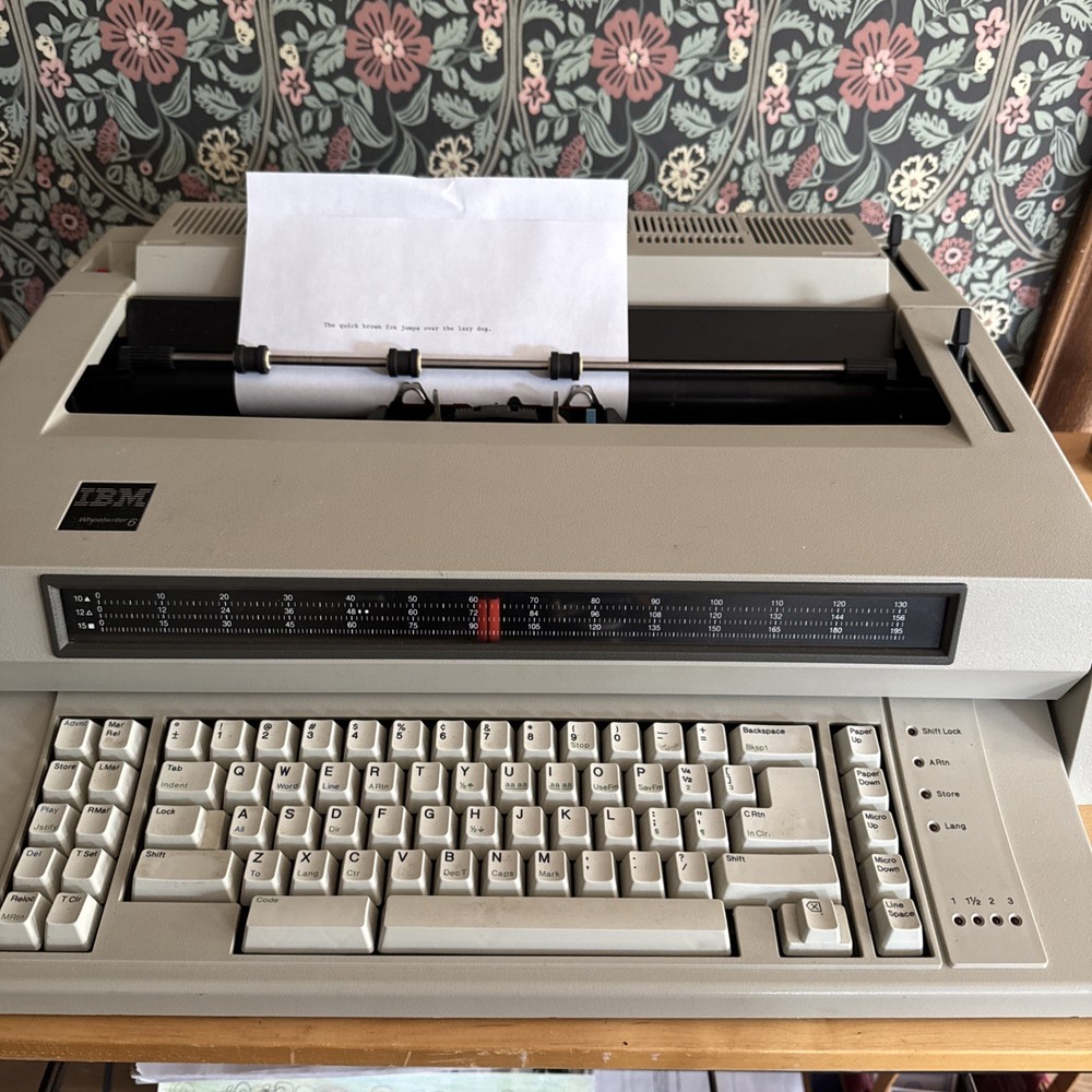 Clean Working IBM Wheelwriter 6 Electronic Memory Typewriter