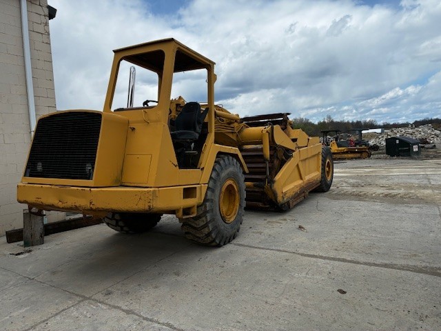 John Deere 762 self loading Scraper