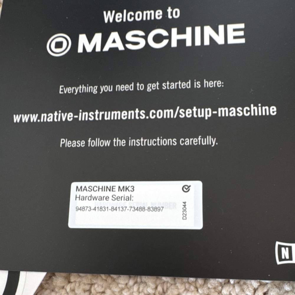 Native Instruments MASCHINE MK3 Sampler & Sequencer 16 Pad Built-in Effects