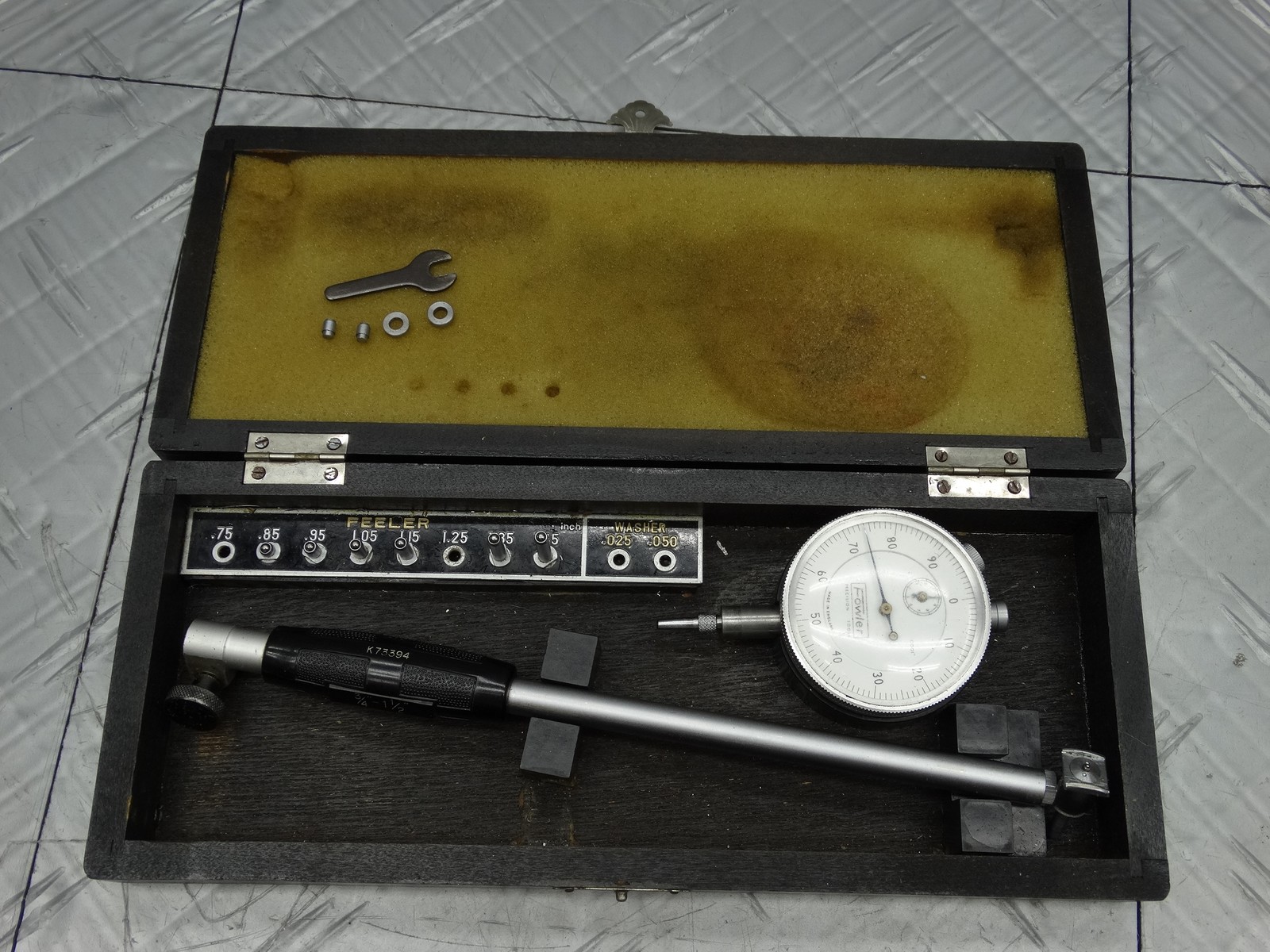 FOWLER Precision Bore Gauge 75in - 1.50in Set with Dial Gage