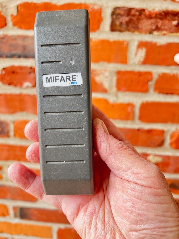 HID  - MIFARE GREY  WALL MOUNT CARD READERS