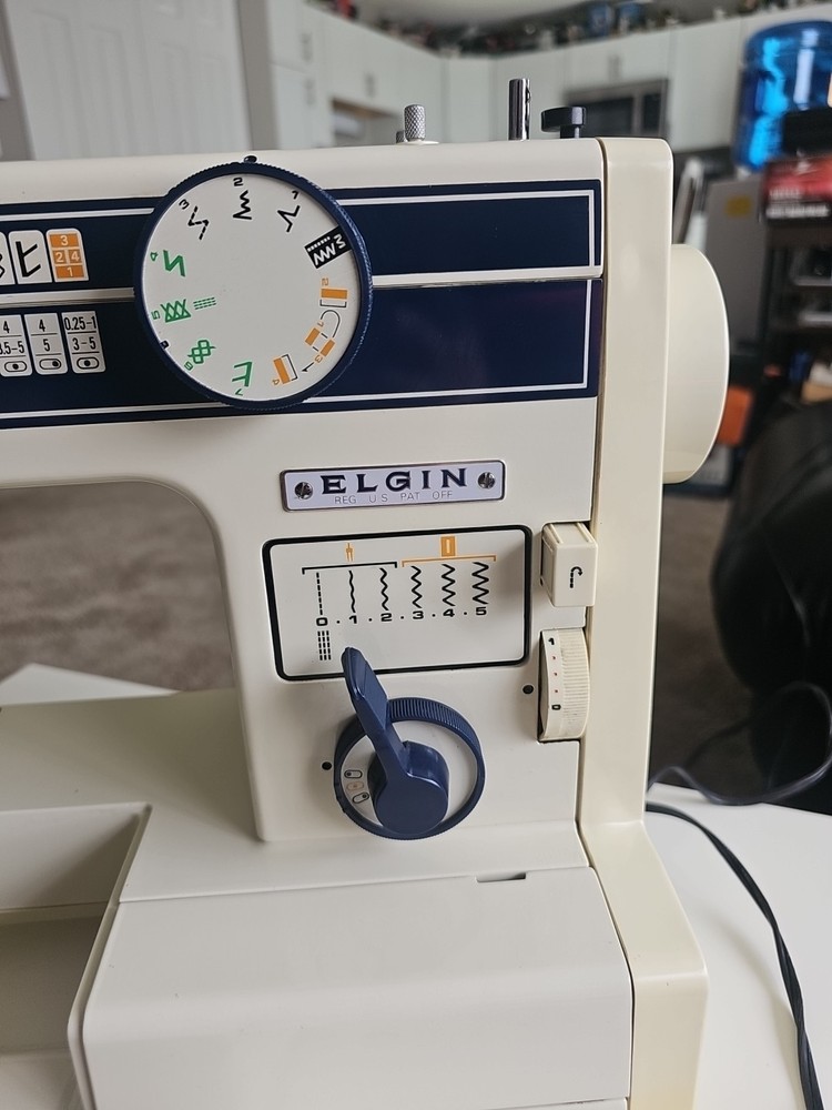 Elgin Sewing Machine Model 999F Deluxe ZigZag Tested Works