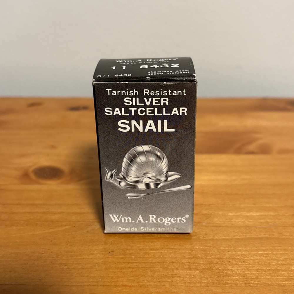 Wm. A. Rogers. Oneida Silversmiths Tarnish Resistant Silver Salt Cellar Snail