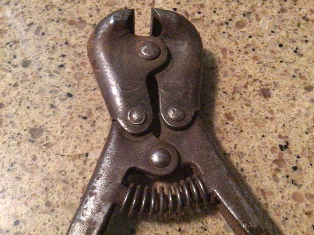 Vintage Spring Loaded Wire Cutter Pliers