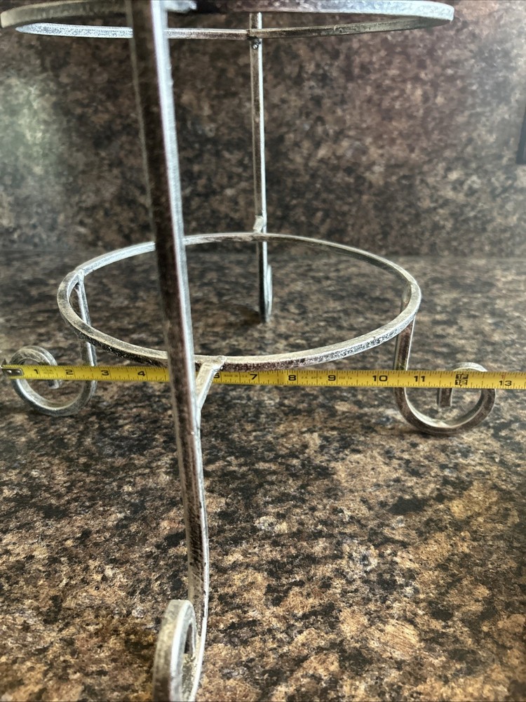 2-tier Serving Tower with Plates Heavy Duty