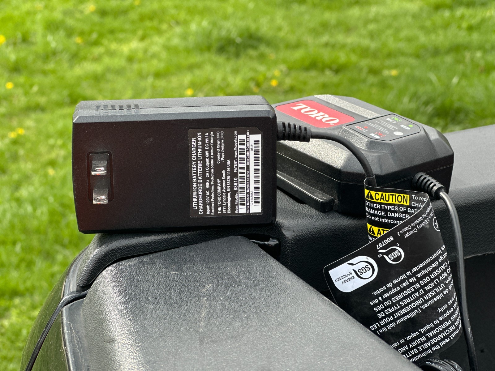 OEM Genuine Toro 60V Flex-Force 1amp Battery Charger 88610