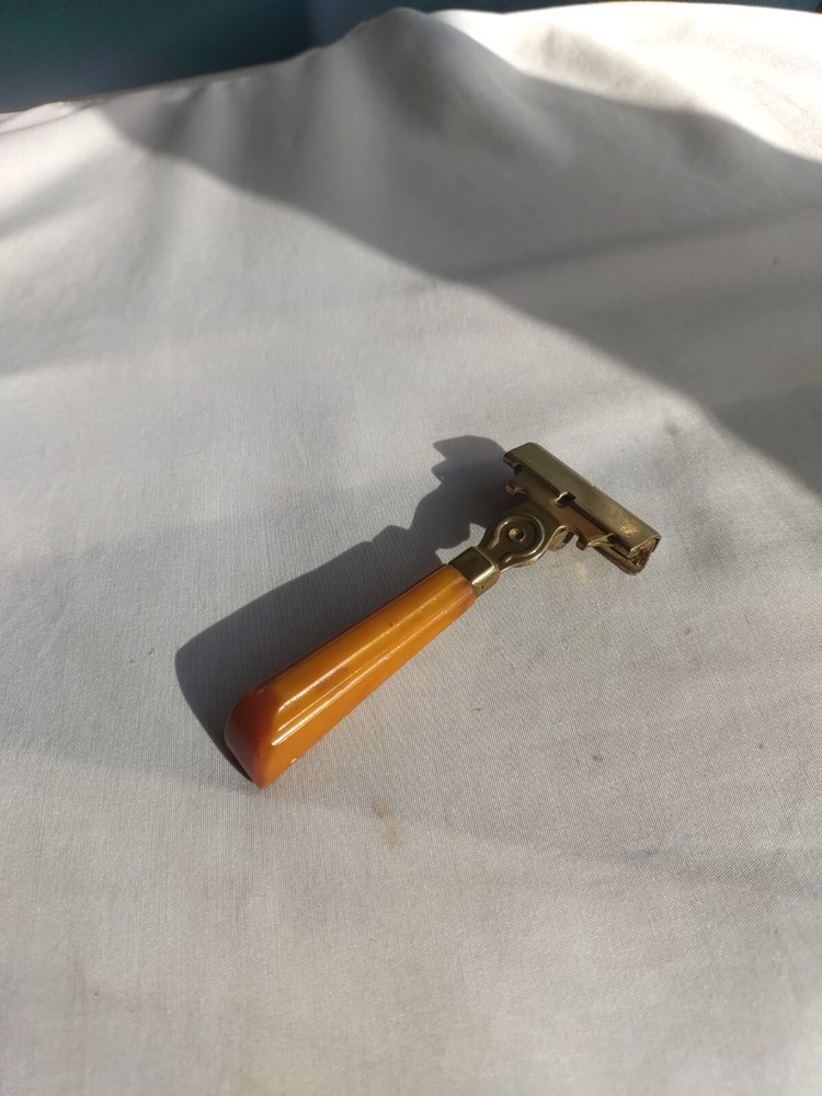 Schick Injector Type E (1935-1945) Caramel Bakelite Handle Gold Tone