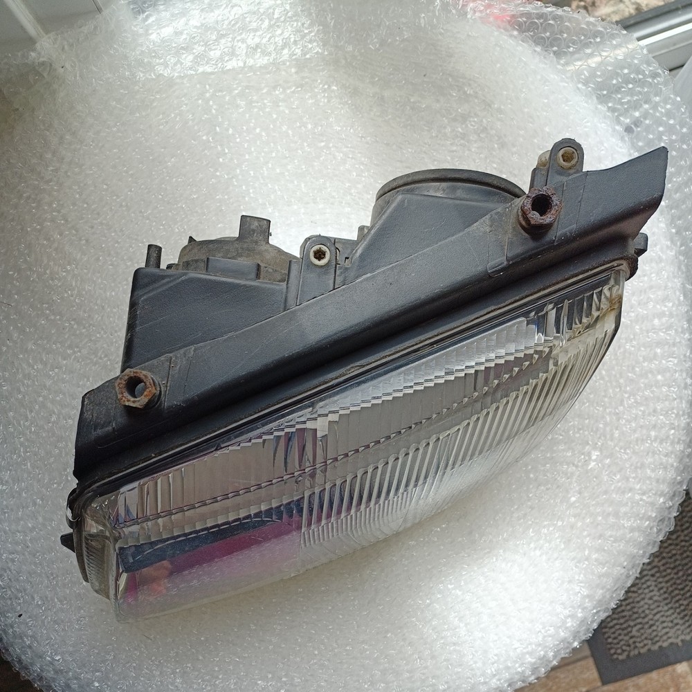 VW Passat 2001 N/S Passenger side Headlight