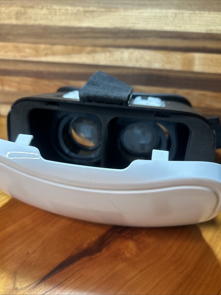 onn. Virtual Reality Smartphone Headset – VR Viewer – Works w/ iPhone & Android