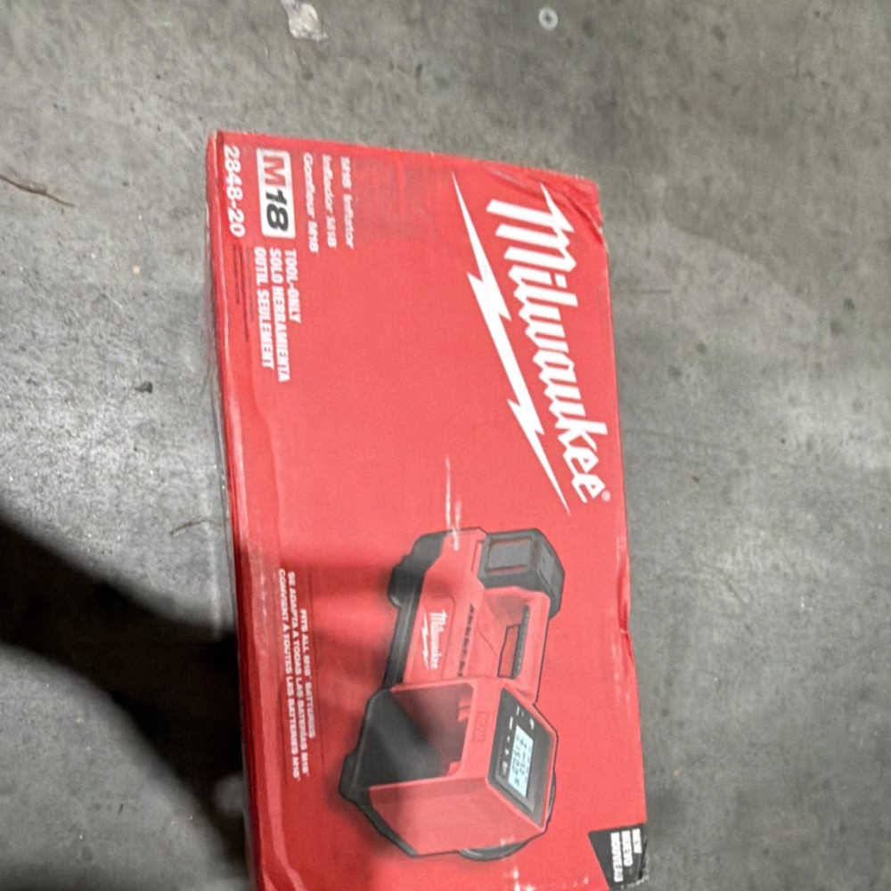 Milwaukee inflator M18
