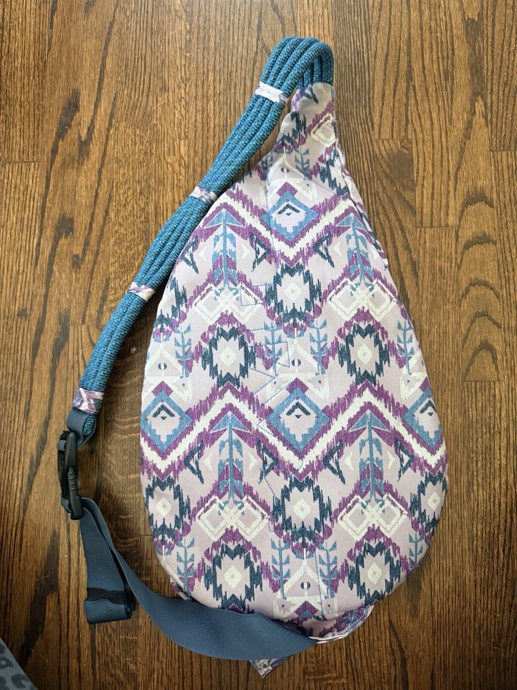 KAVU Women's Sling Bag Aztec Geometric Pattern Blue Strap Zip Outer Pockets