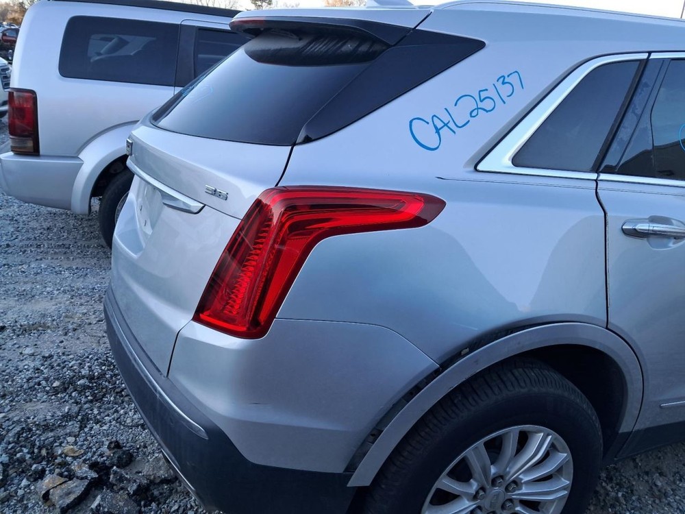 XT5 2019 Glove Box 4901593