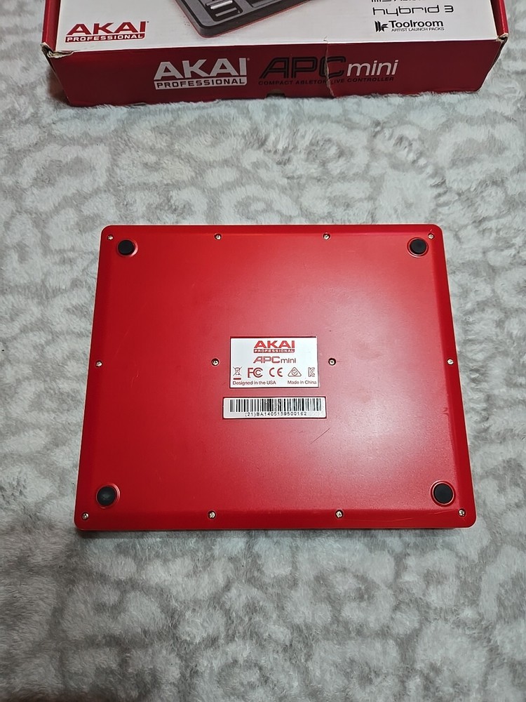 AKAI PROFESSIONAL mini Multifunctional Compact Ableton Live Controller Hybrid 3