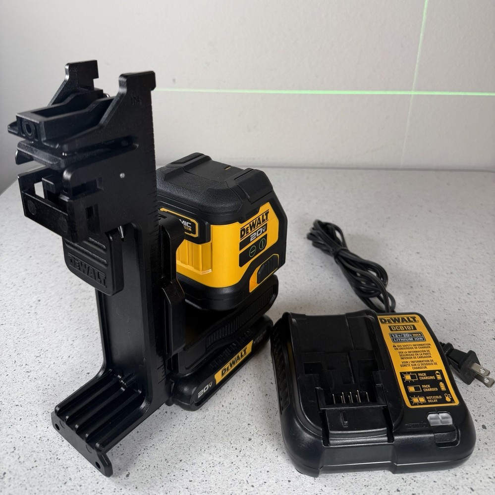 DEWALT DCLE34021 Self-leveling Line Laser Level. Clean!!!