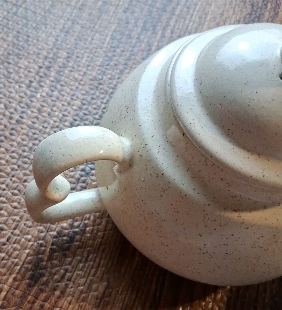 Country Harvest Ceramic Teapot Beige