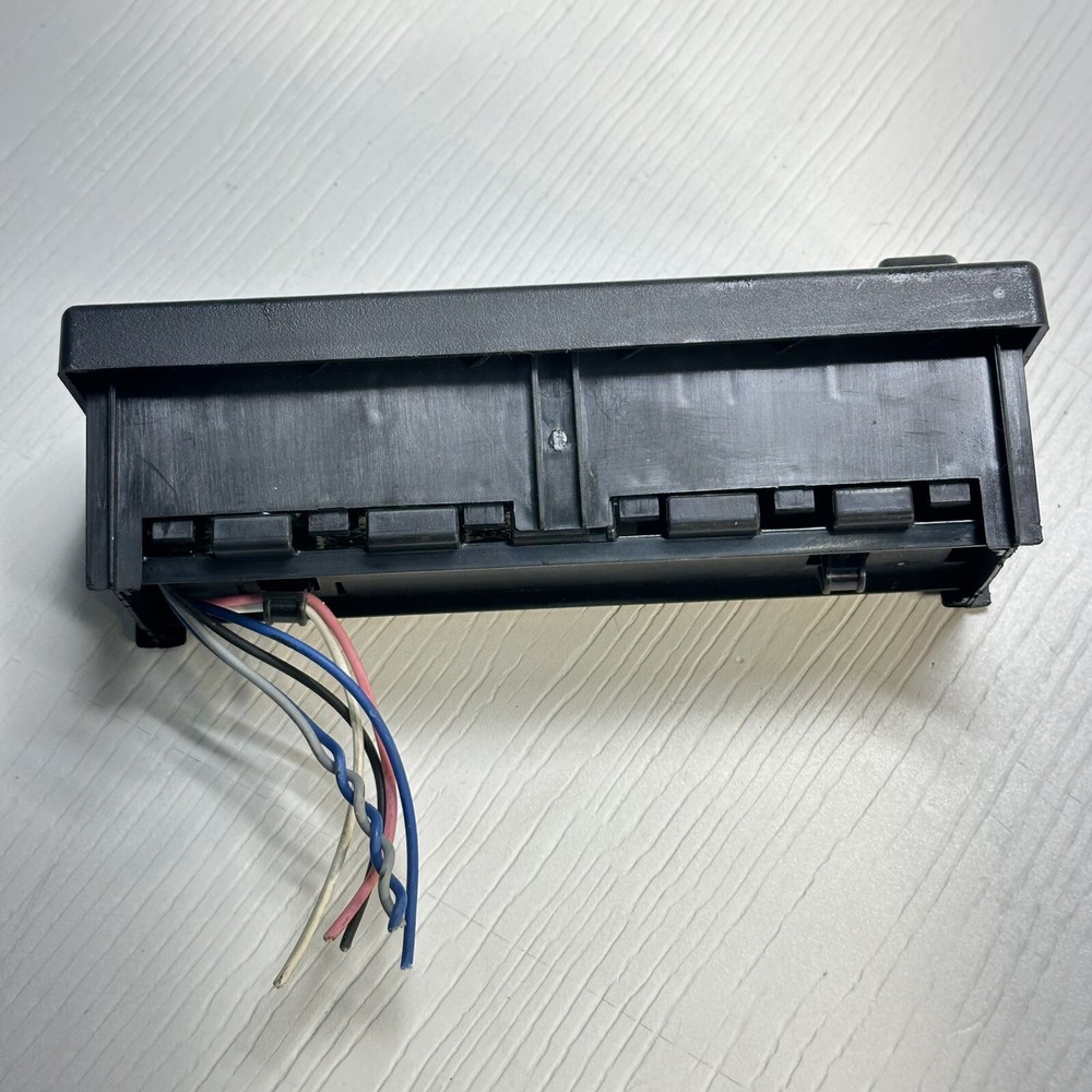 International SWITCH PANEL TRIM OEM 32289
