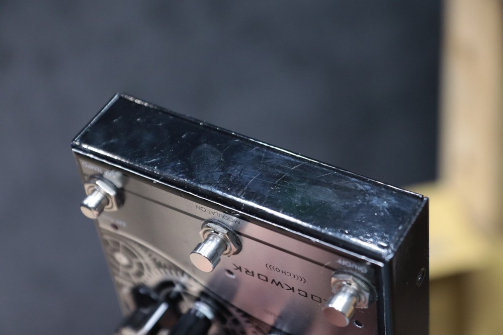 J. Rockett Audio Designs Clockwork Echo Delay with Modulation Effect Pedal w/Box