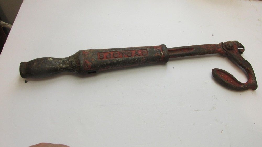 A Red Cyclops Nail Puller By Union Hardware Co Painted Red To See Better