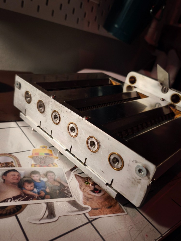 Pasta sheeter machine