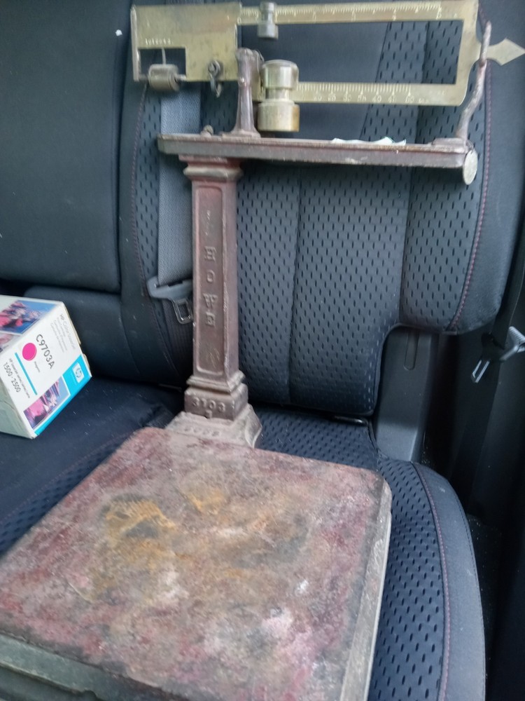 Antique Howe 5058 Platform Scale