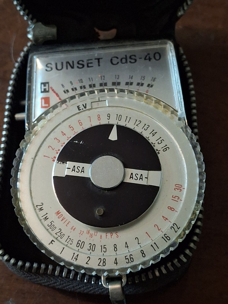 Sunset Exposure Meter CDS Light Meter with Case