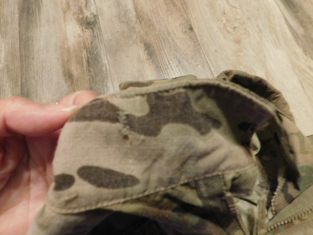 US ARMY MULTICAM FLAME RESISTANT TOP COAT SIZE MEDIUM - REG