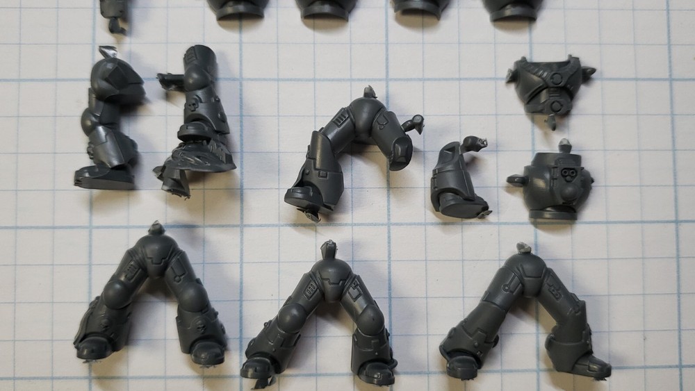 Warhammer 40k Space Marines Bits Devastator Engraved Torso Legs Sets