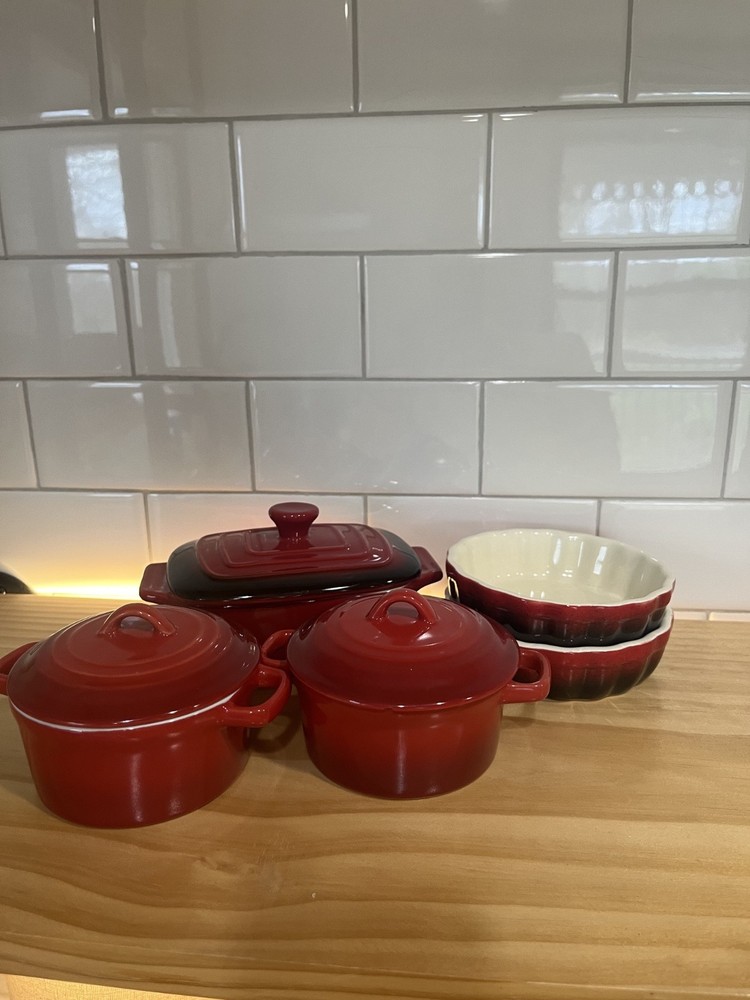 ROCQ Assorted Red & Black Cocotte Ceramic Bakeware Set Creme Brûlée 5 Piece