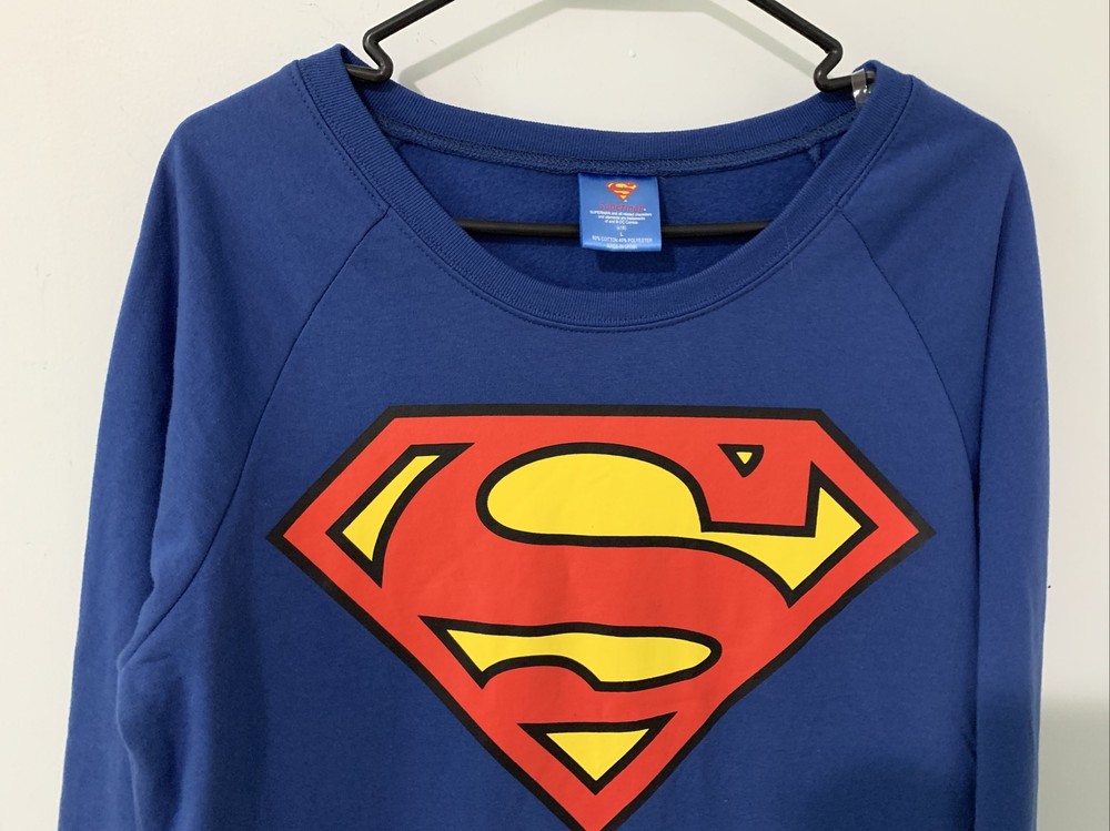 New SUPERMAN SWEATSHIRT TOP Halloween LARGE Soft Inside Pullover NWT