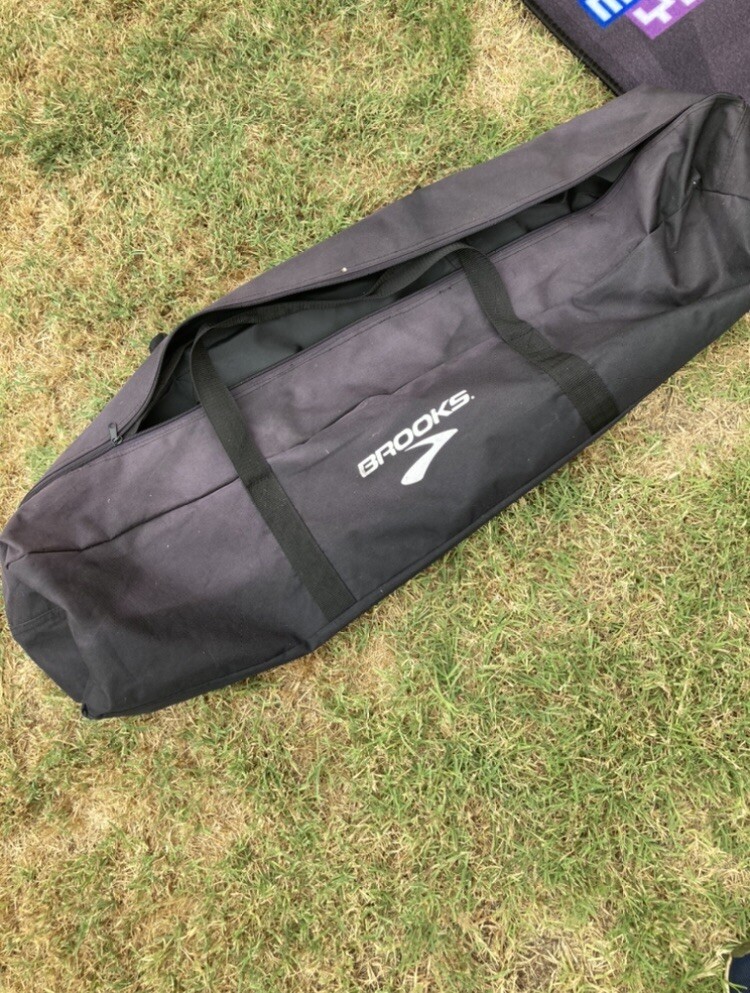 Brooks golf putter with putting mat