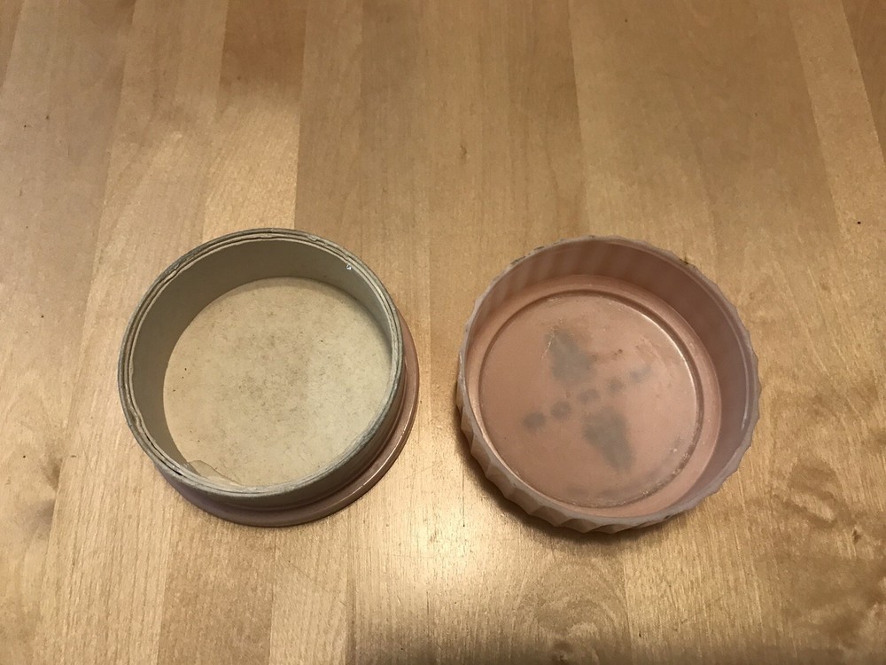 VINTAGE MARGO FACE POWDER CONTAINER